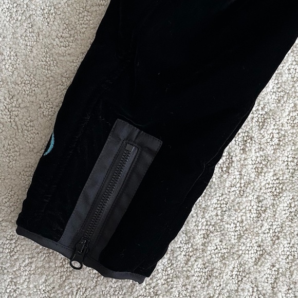 Harve Benard Black Velvet Embroidered Zip Front Jacket Size 8 - Picture 7 of 13